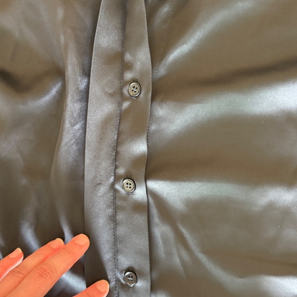 Windsor Womens Always Chic Satin Button-Down Long Sleeve Top Black NEW - Picture 5 of 8